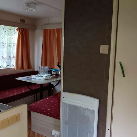 Mobil-home, Animaux Acceptes - 2 Pers. - Api-1-52-2277 אתר קמפינג