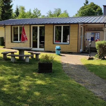 אתר קמפינג Mobil-home, Animaux Acceptes - 2 Pers. - Api-1-52-2277 La Tour-dʼAuvergne